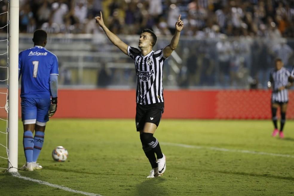 Guilherme Castilho durante jogo entre Ceará e Atlético-CE