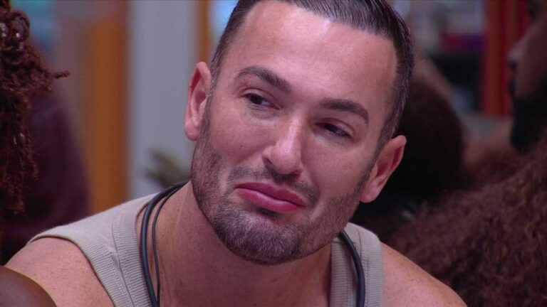 Emoção no BBB 25: Aline e Vinícius recebem apoio de familiares