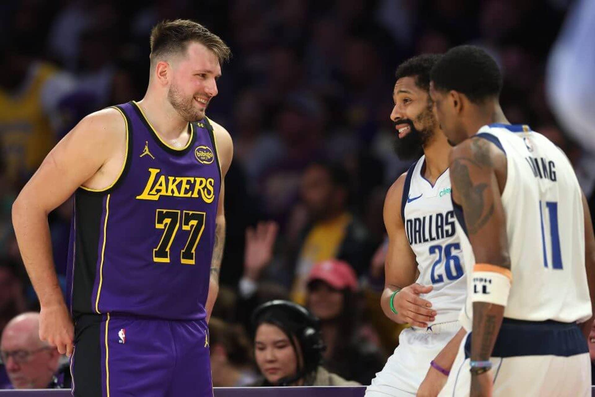 Luka Dončić em seu primeiro jogo pelos Lakers se divertindo com Kyrie Irving e Spencer Dinwiddie