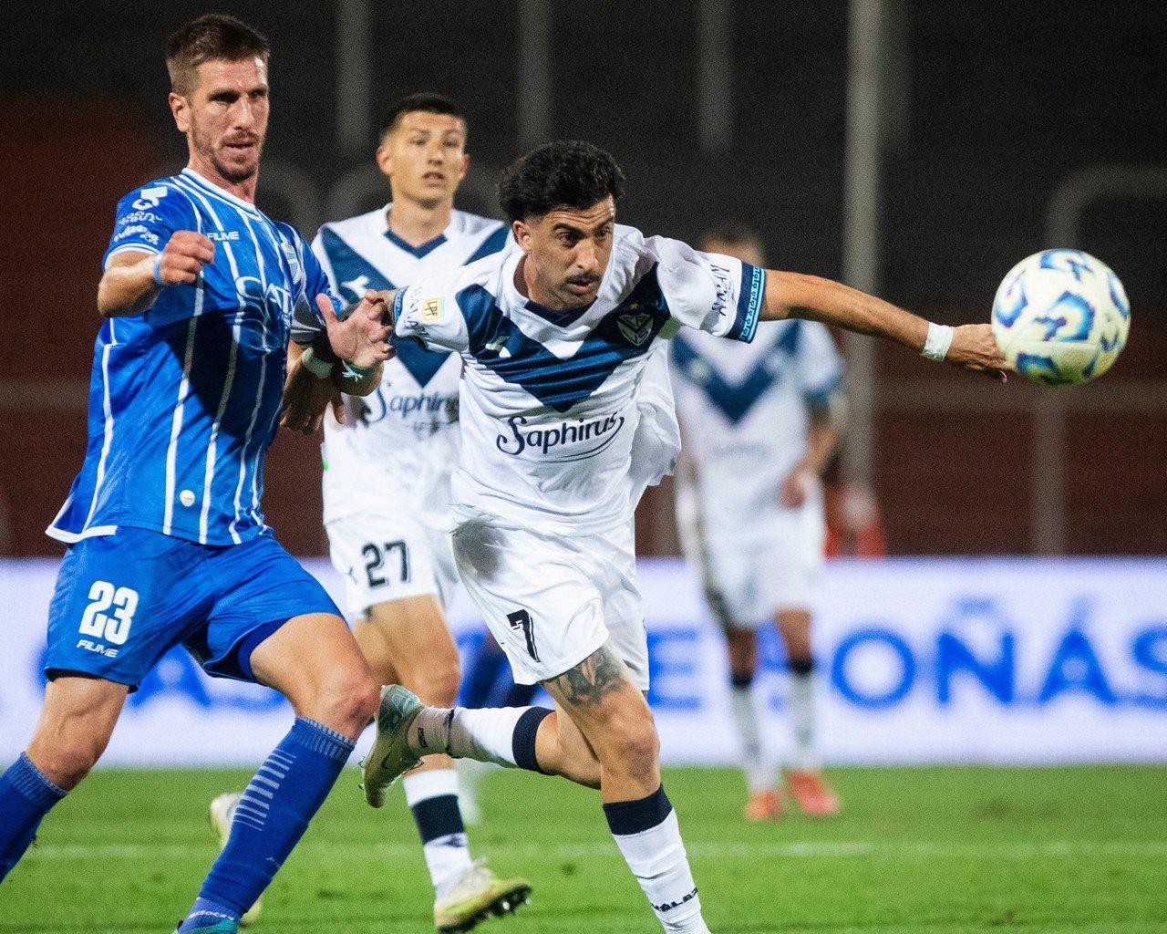 Vélez quer levantar cabeça