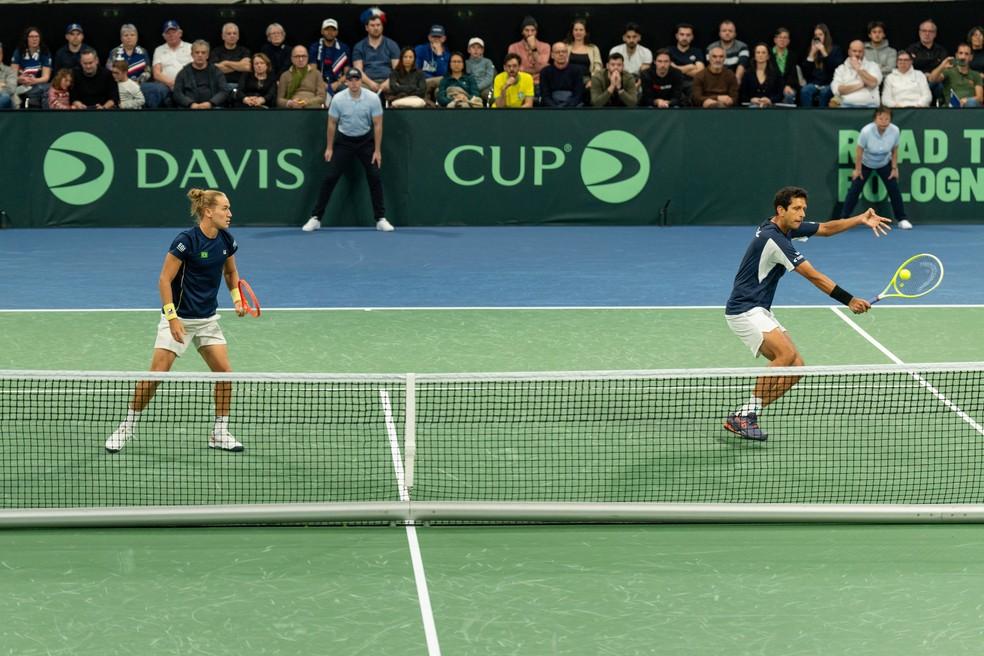 Rafael Matos e Marcelo Melo em ação contra a França pela Copa Davis