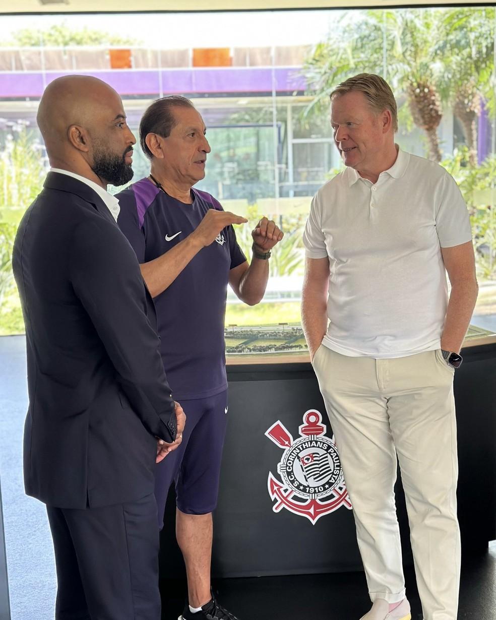 Ronald Koeman com Ramón Díaz e Fabinho Soldado no Corinthians