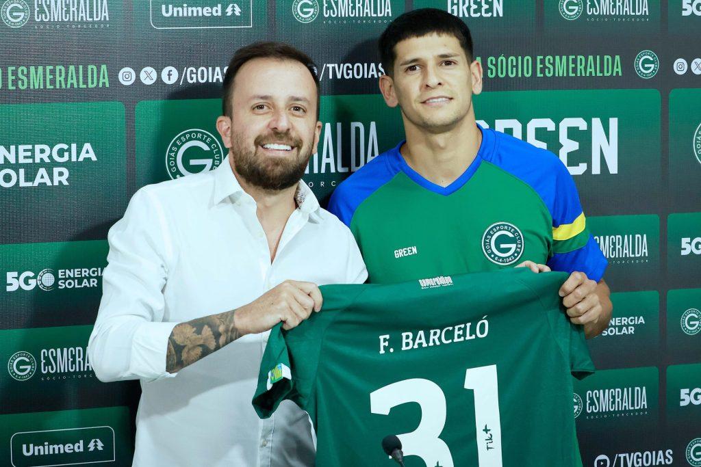 Goleiro Tadeu, artilheiro do Goiás