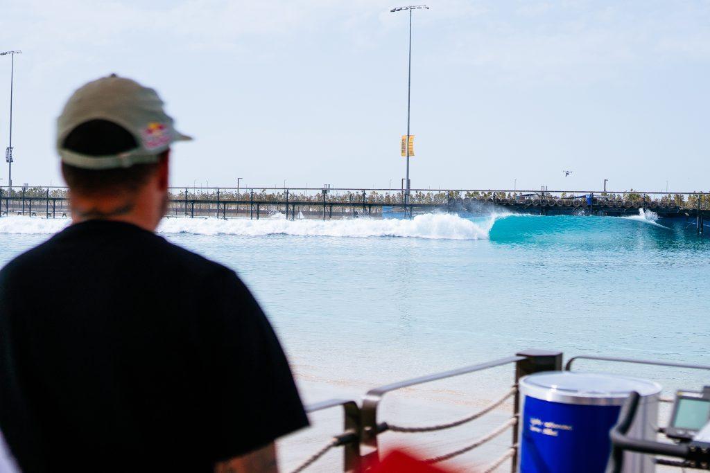Segunda etapa do CT em 2025 acontece na piscina de ondas dos Emirados Árabes.