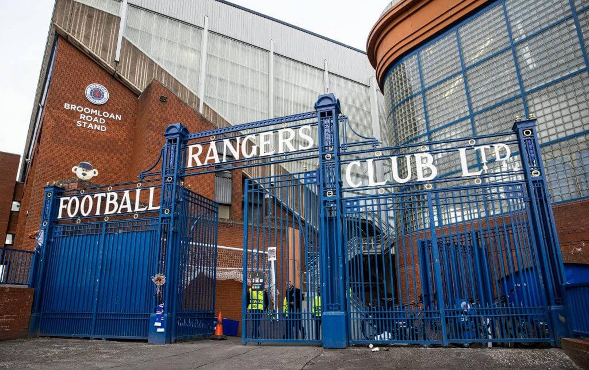 Vista geral do Ibrox Stadium, casa do Rangers, durante jogo da UEFA Europa League.