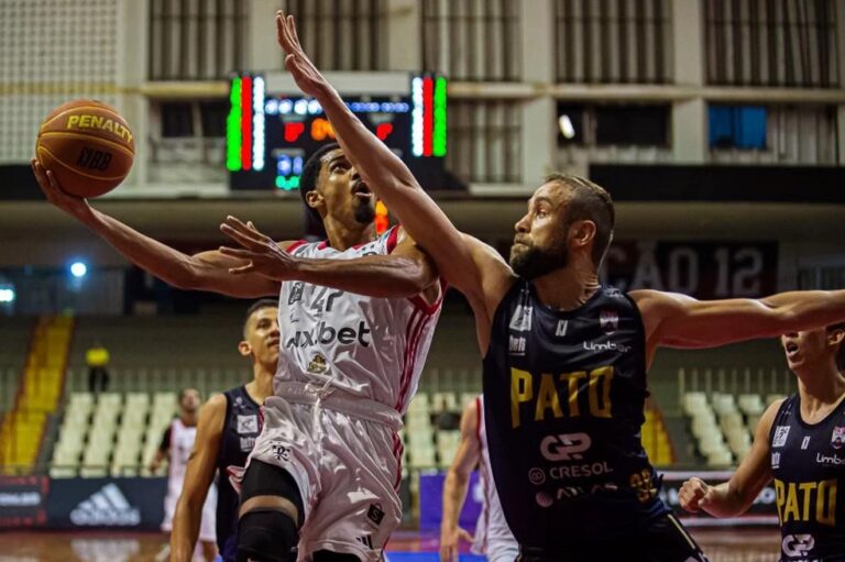 Flamengo vence o Pato Basquete em estreia de Sérgio Hernández