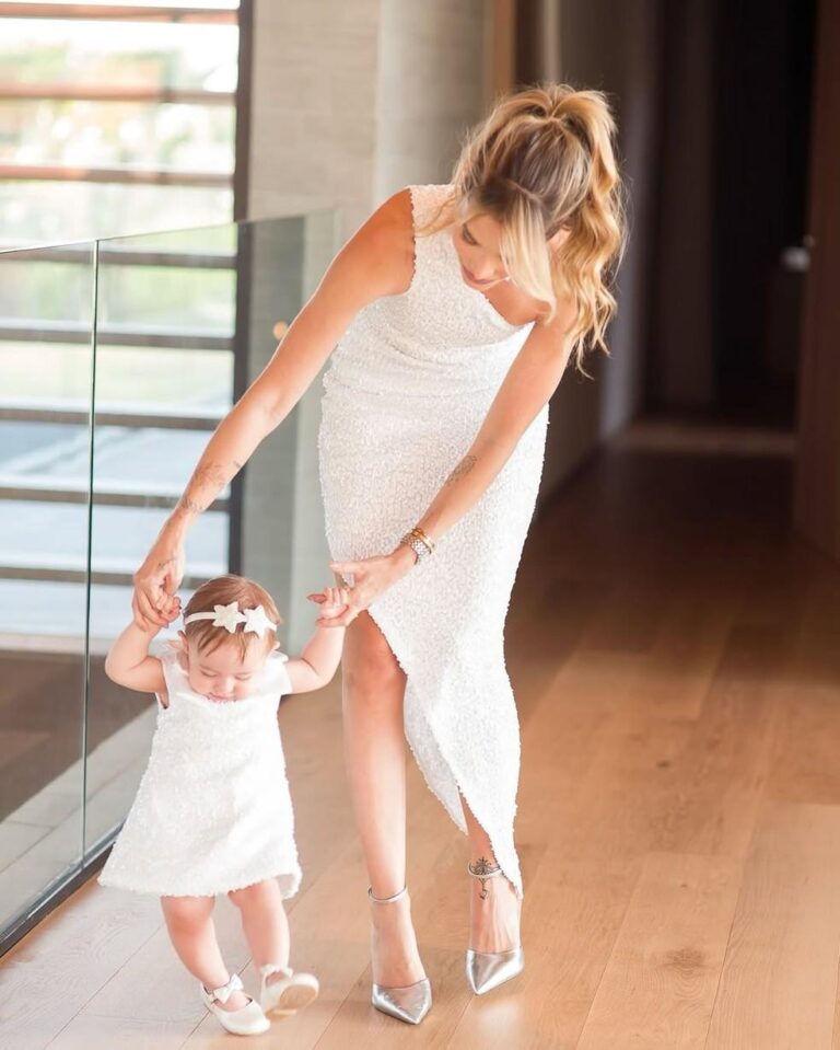 Carol Leite e Kaká celebram os dois anos da filha com declarações emocionantes