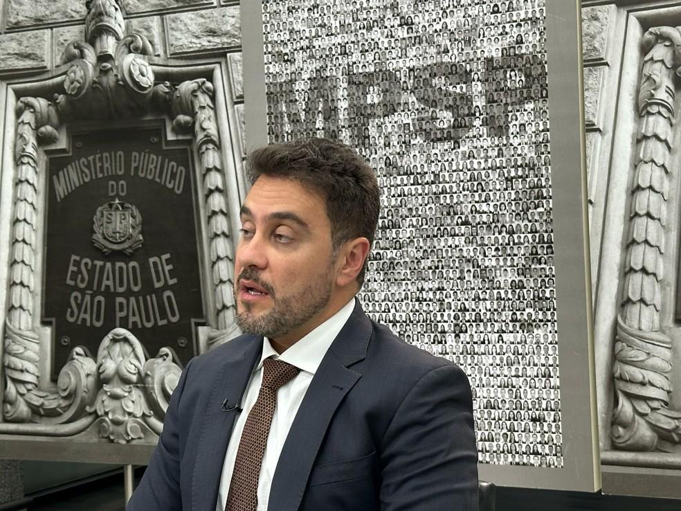 Promotor Juliano Atoji durante a investigação