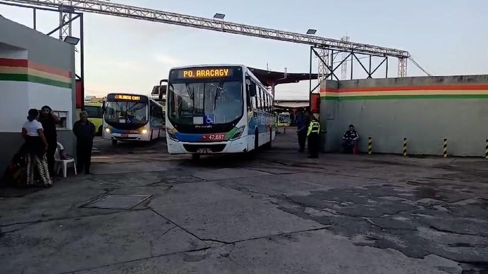 Terceiro dia de greve em São Luís: a população tem gastos extras com transportes alternativos e enfrenta dificuldade para chegar ao trabalho.