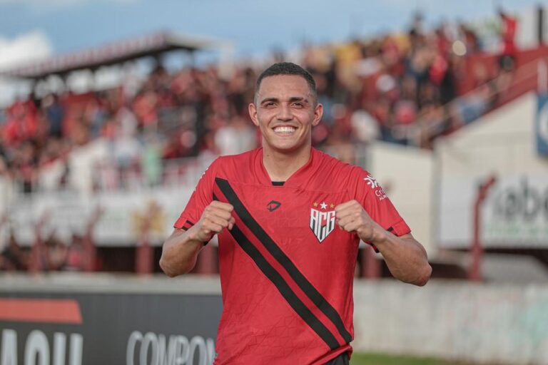 Marcelinho brilha em reestreia e Atlético-GO mira sequência de vitórias no Goianão