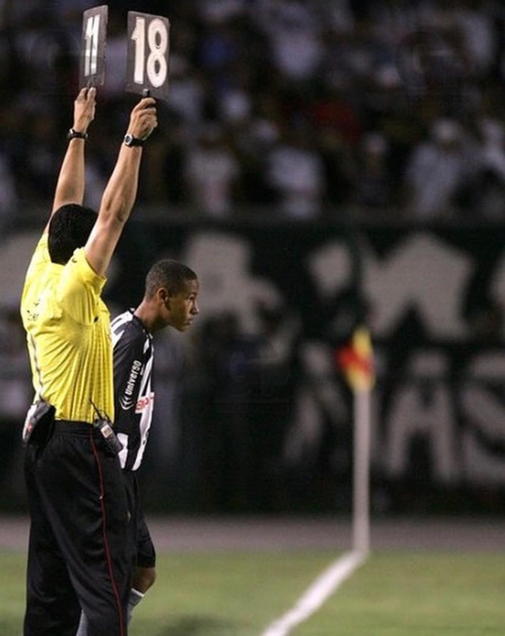 Neymar estreia Santos