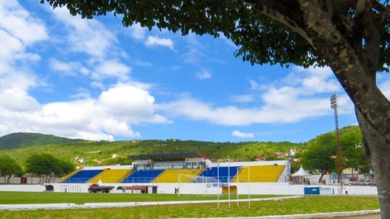 Jequié e Jacuipense se deslocam para um duelo decisivo no Campeonato Baiano