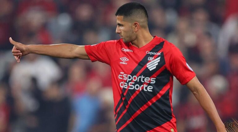 A Troca entre Athletico-PR e Cruzeiro: Tevis e Gamarra se Movimentam no Mercado