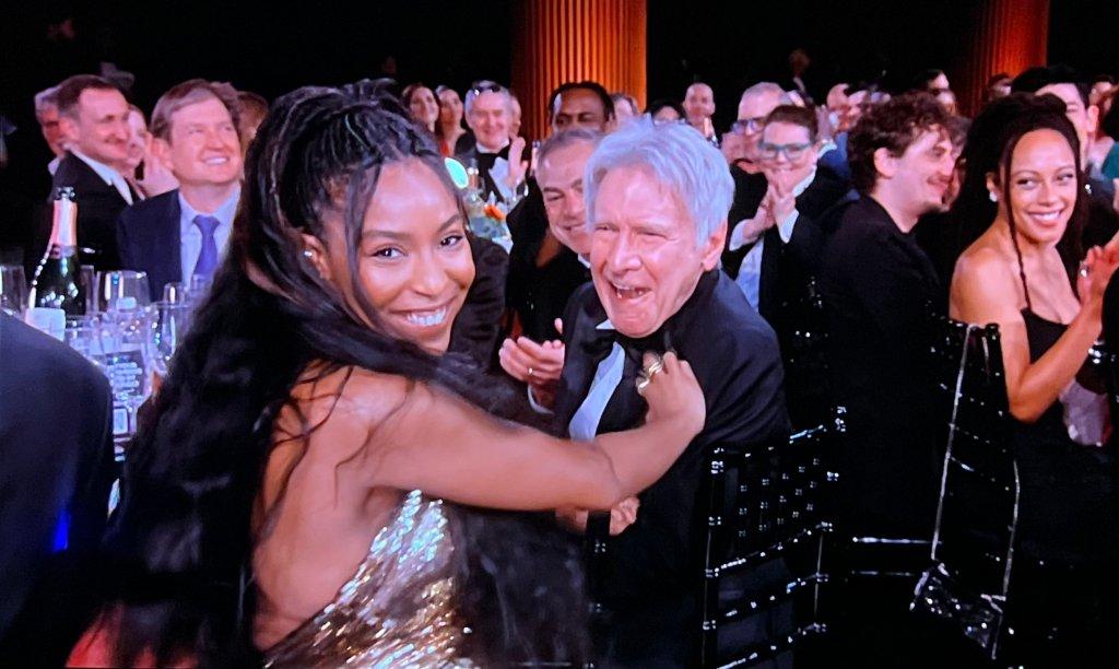 Jessica Williams e Harrison Ford durante o SAG Awards 2025