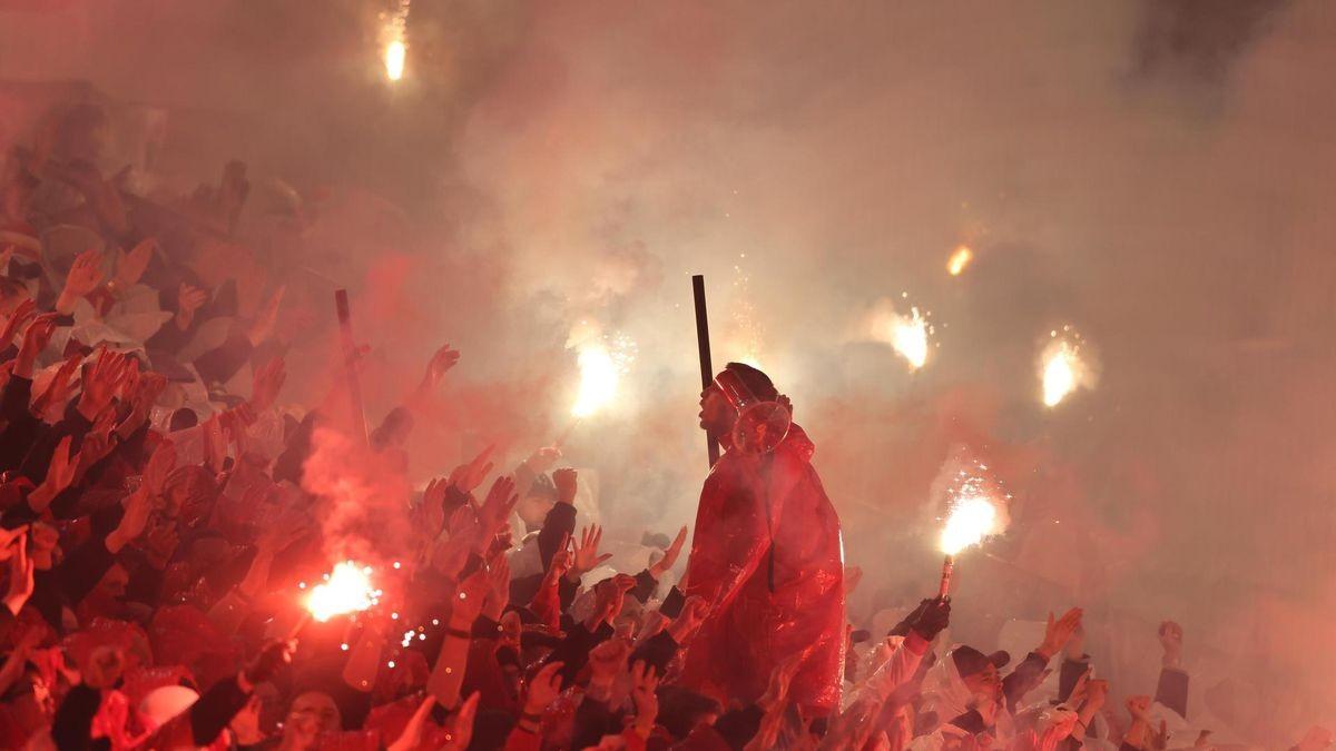 Fãs do Union Berlin exibindo coragem na torcida