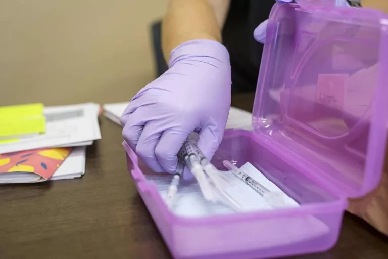 Estudo Revela Possível Síndrome Rara Após Vacinação Contra Covid-19