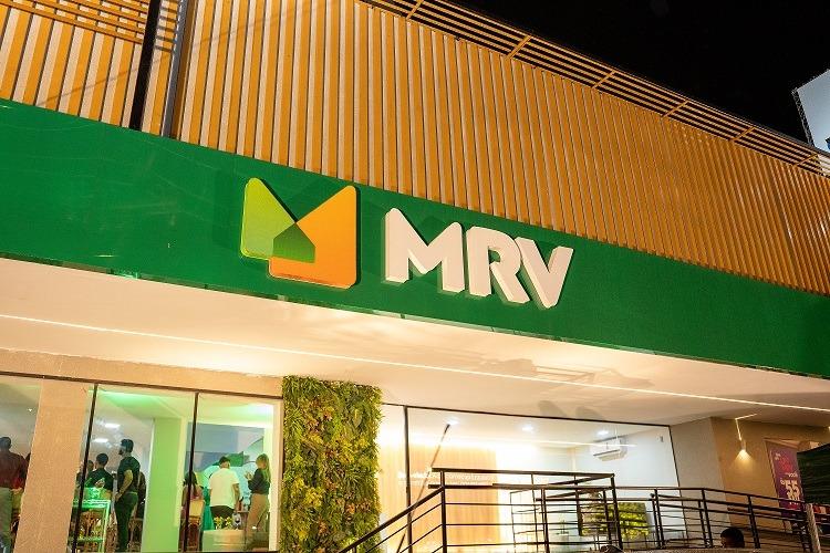 Influencer Hariany Almeida em evento da MRV