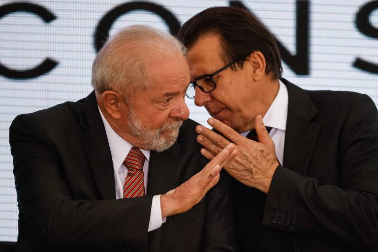 Presidente Luiz Inácio Lula da Silva ao lado do ministro do Trabalho e Emprego, Luiz Marinho.