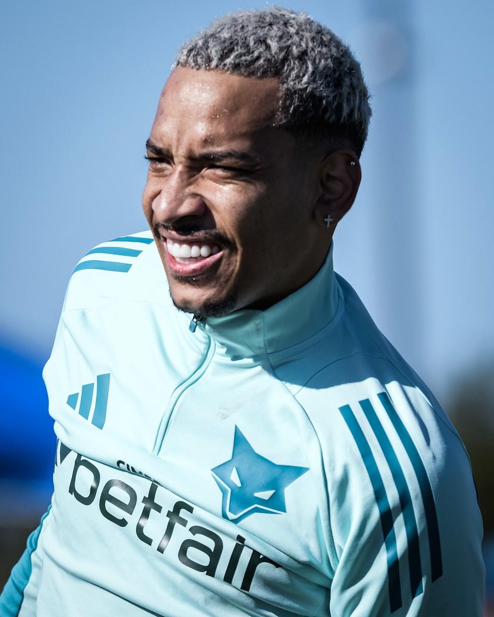 Matheus Pereira em treino do Cruzeiro