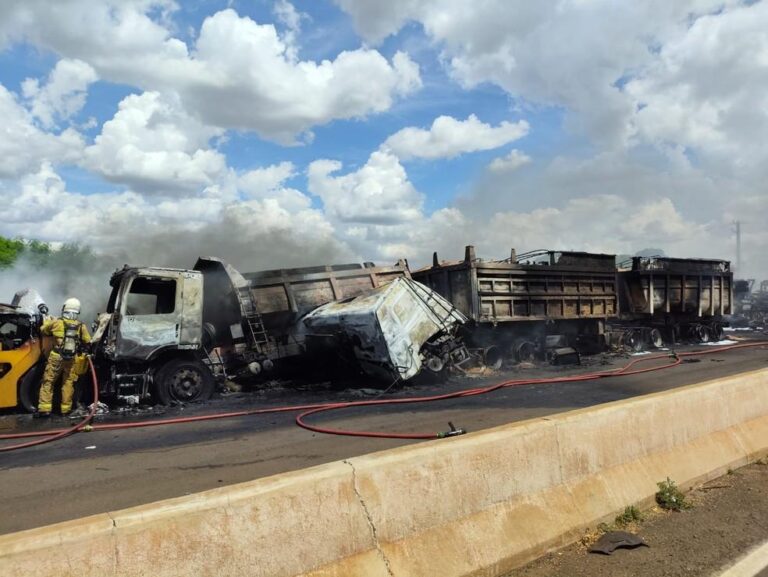 Grave Acidente na BR-376 em Maringá deixa Mortos e Interdita Estrada