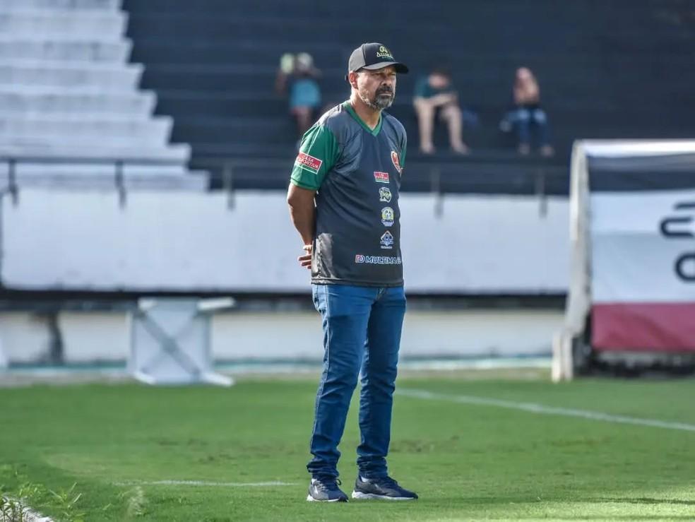 Assis Monteiro, técnico do Petrolina