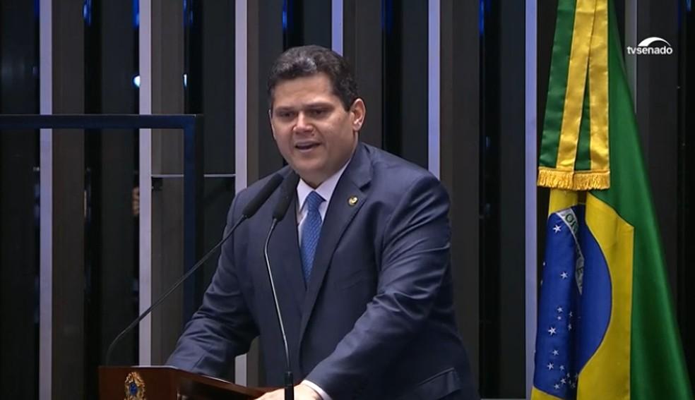 Davi Alcolumbre discursa no Senado — Foto: TV Senado/Reprodução.