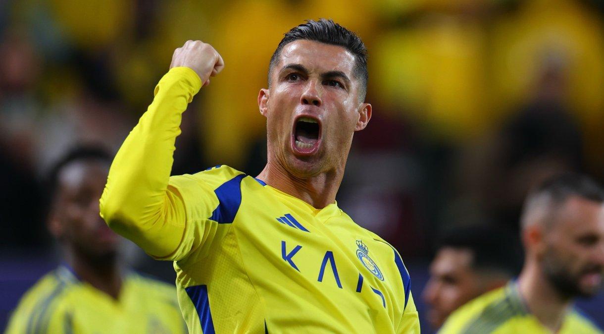 Cristiano Ronaldo comemora gol pelo Al-Nassr