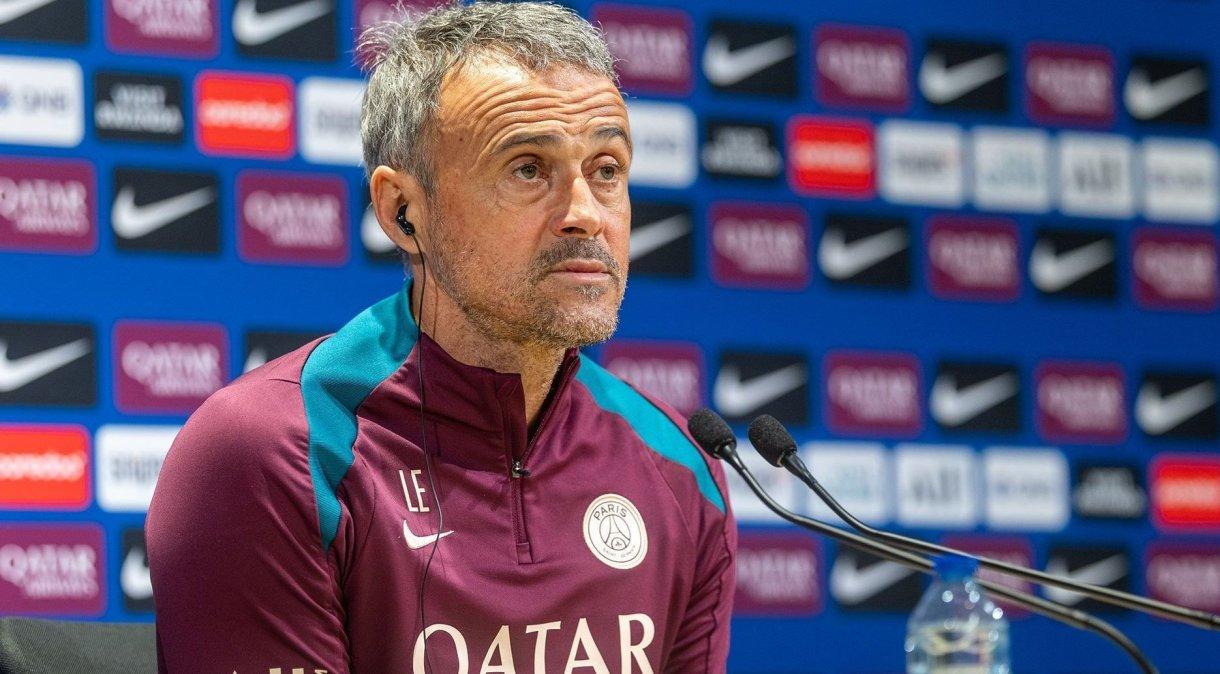 Luis Enrique, técnico do PSG, elogia nível da Ligue 1.