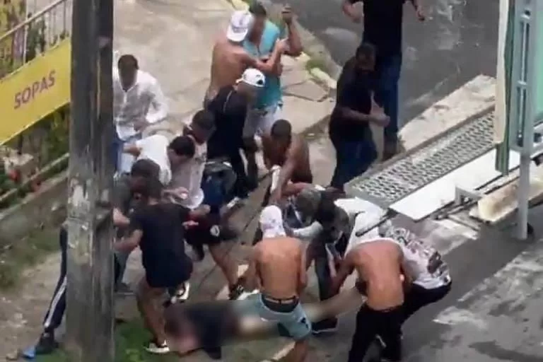 Briga Violenta entre Torcidas em Recife Resulta em Estupro e Múltiplos Feridos