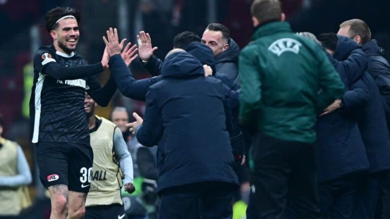 Galatasaray é eliminado da Europa League após empate com AZ Alkmaar