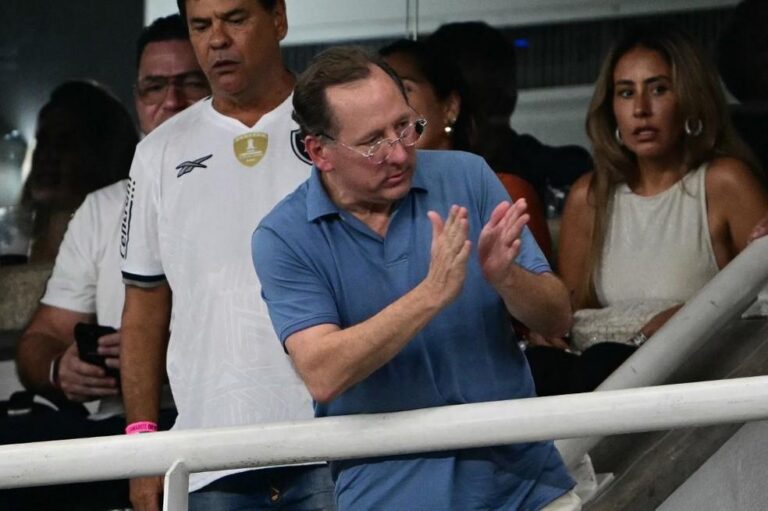 Botafogo apresenta Renato Paiva como novo técnico após vice na Recopa