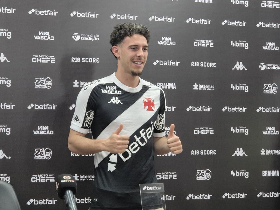 Nuno Moreira, novo reforço do Vasco, em sua coletiva de apresentação.