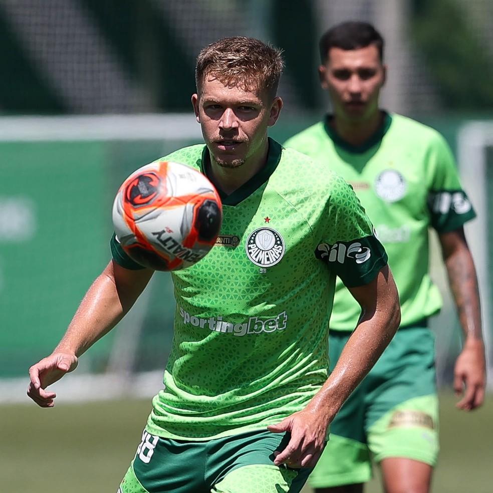 Bruno Fuchs em seu primeiro treino no Palmeiras