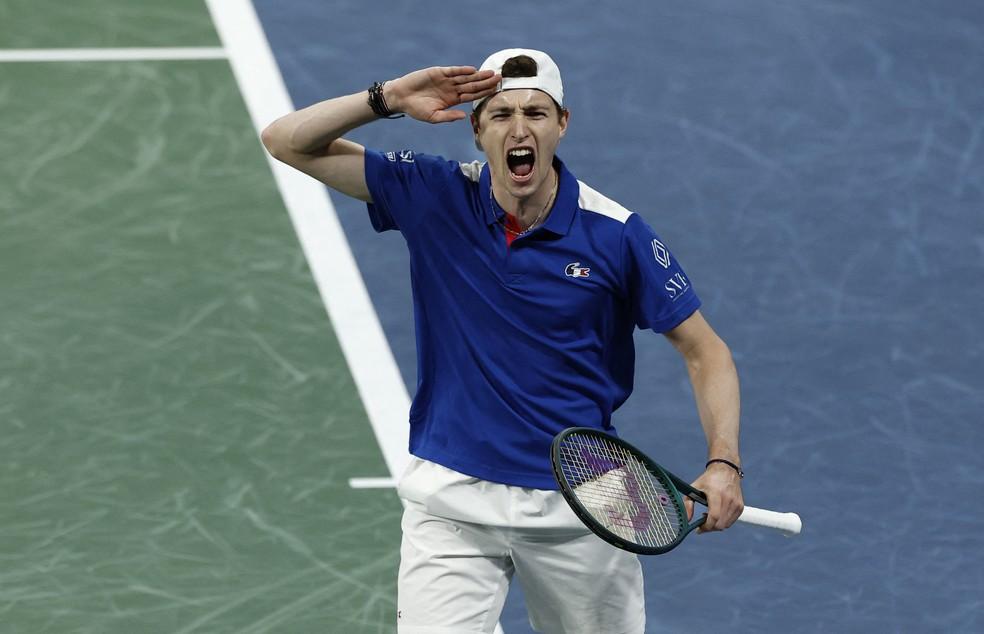 Ugo Humbert vence João Fonseca na Copa Davis