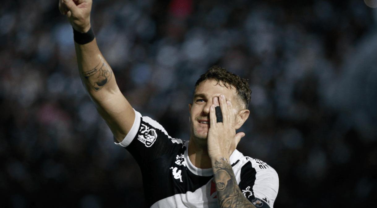 Vegetti comemora gol diante do Botafogo