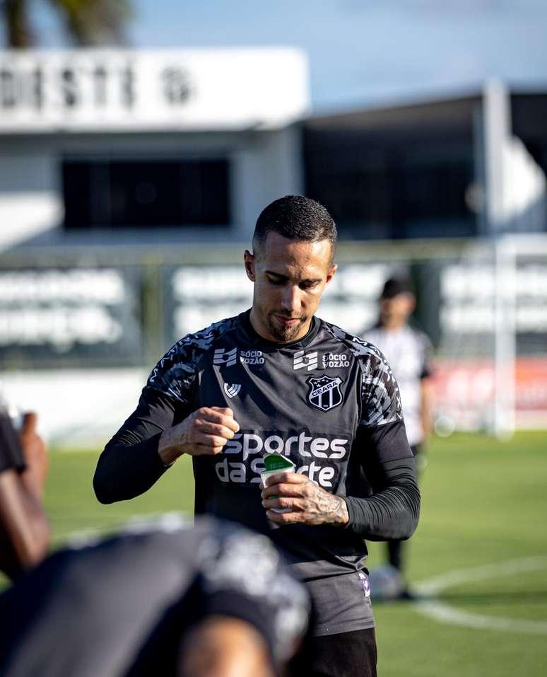Ceará e Barbalha se enfrentam pelo Campeonato Cearense
