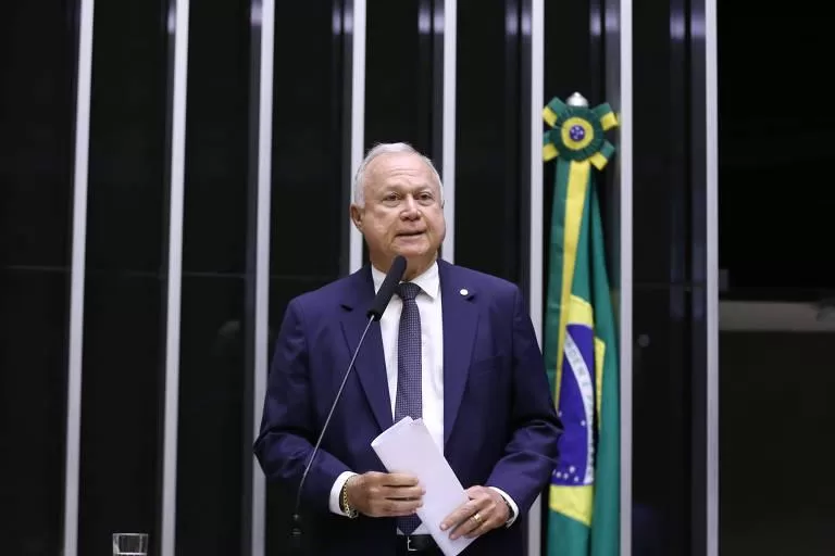 Paulo Azi assume a presidência da CCJ e promete priorizar temas do governo Lula