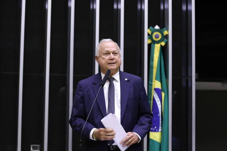 Paulo Azi em discurso na Câmara dos Deputados