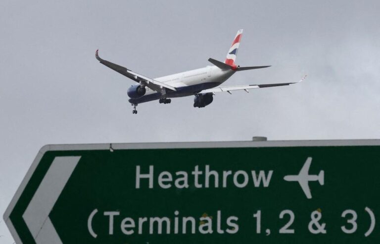 Caos no Aeroporto de Heathrow: Incêndio em Subestação de Energia Fecha Terminal por 24 Horas