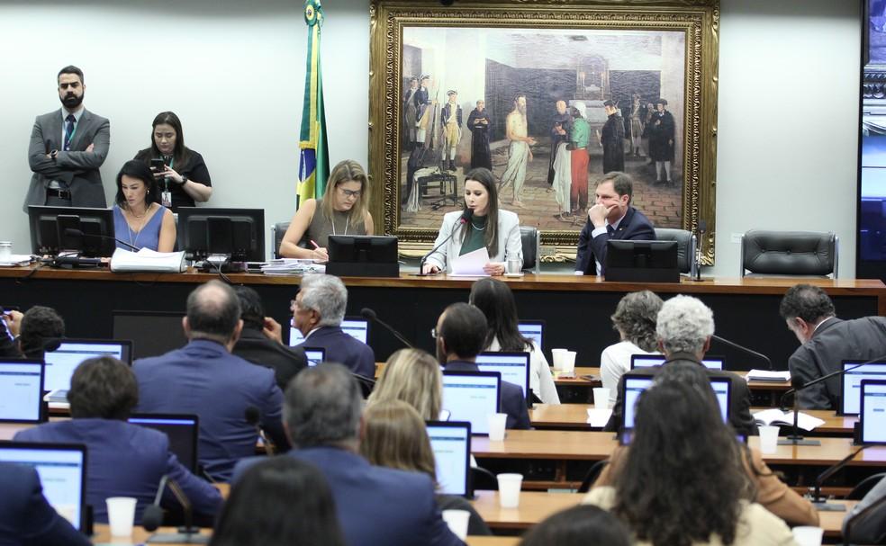 Sessão da CCJ da Câmara em outubro de 2024