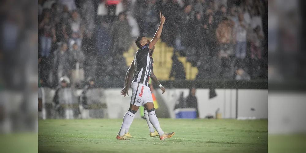 Vitória ainda garantiu 'bolada' de R$ 2,3 milhões ao time de Vila Oficinas.