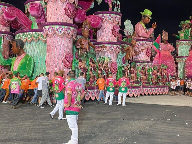 Barroca Zona Sul Brilha no Carnaval 2025 com o Enredo ‘Os Nove Oruns de Iansã’