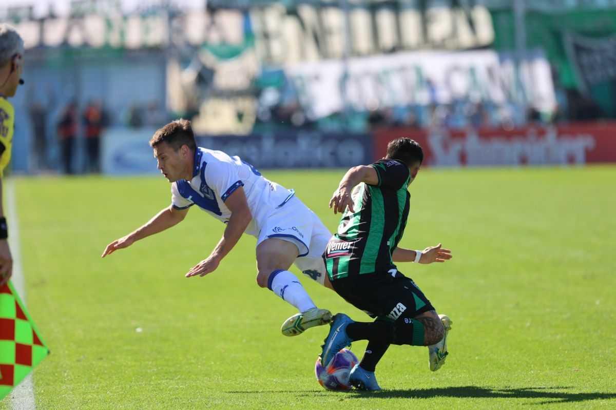 Vélez, com DT interino, buscará o primeiro triunfo do torneio.