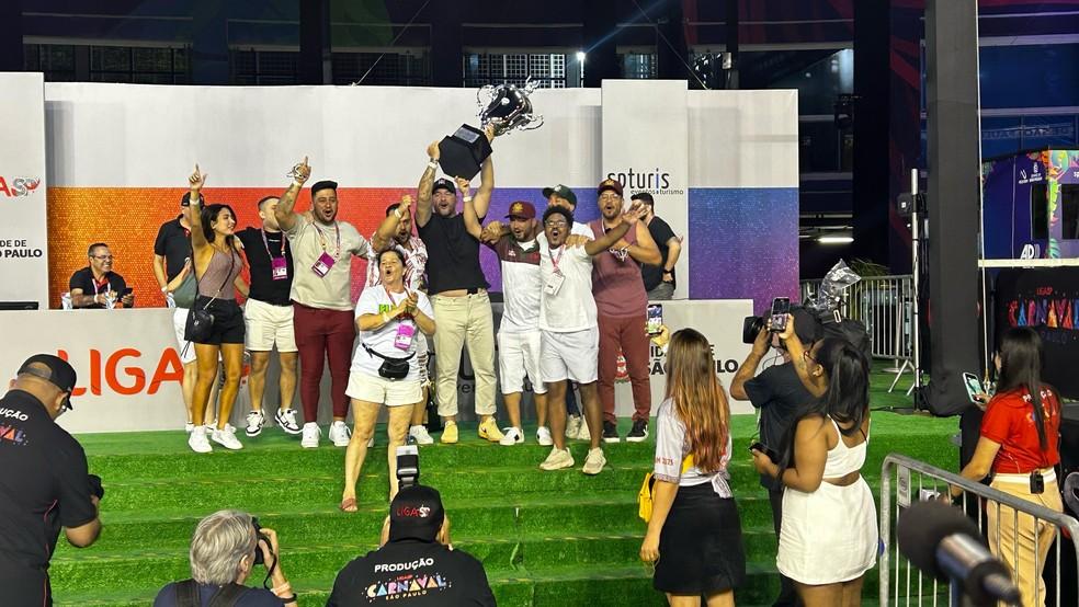 Escola da Mooca comemora ingresso ao Grupo Especial