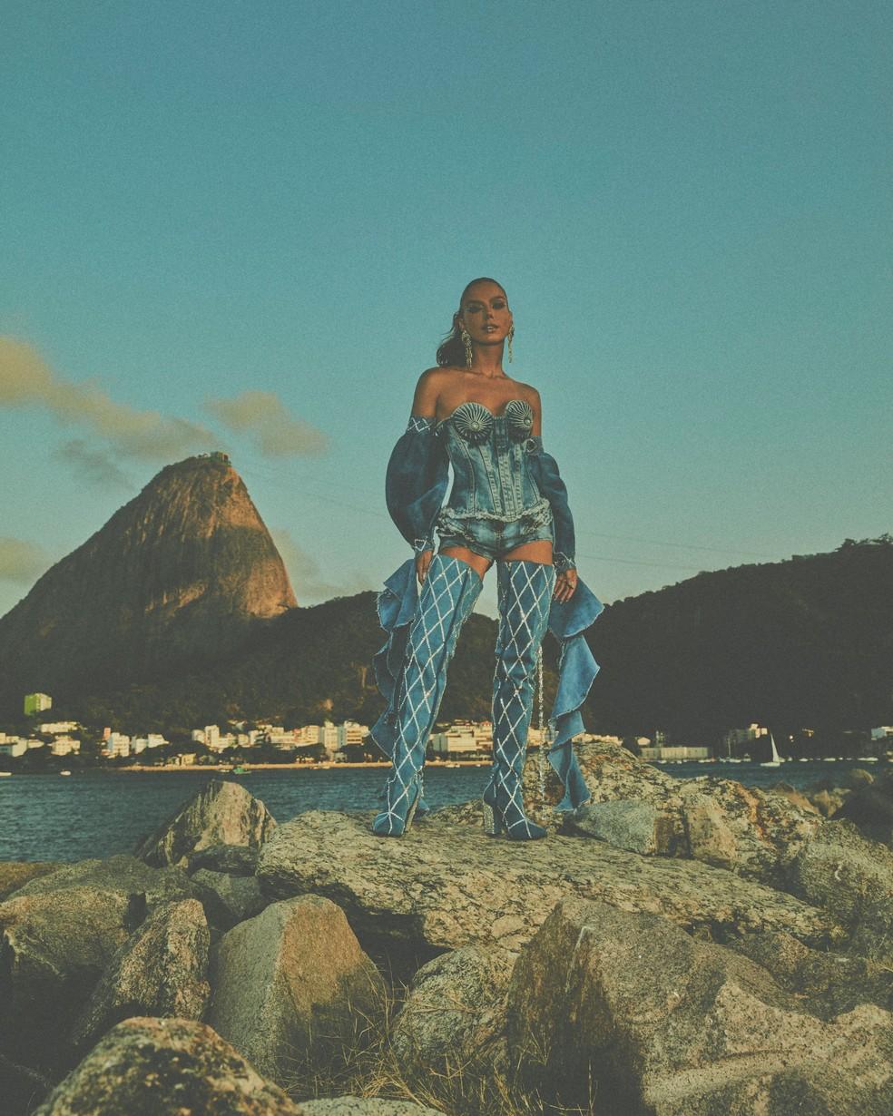 Giovanna Lancellotti em look de carnaval