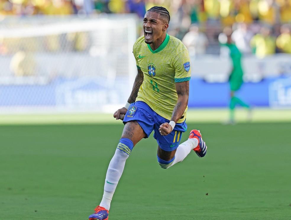 Raphinha é o artilheiro do Brasil nas eliminatórias com quatro gols