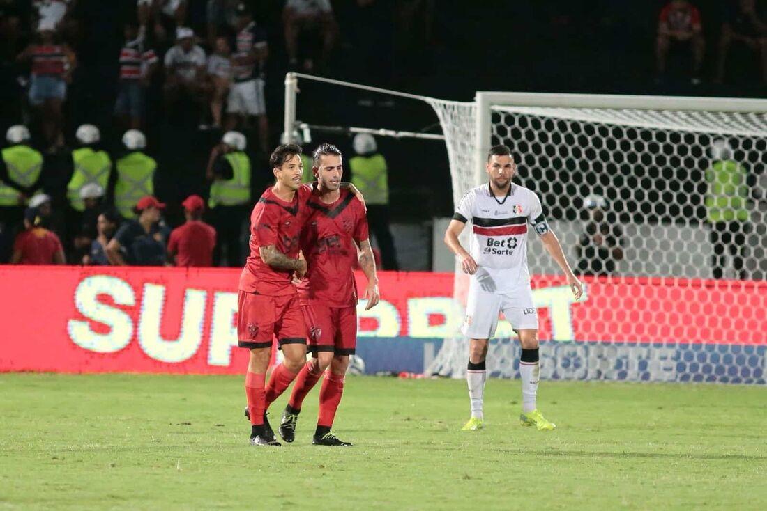 Fabrício Domínguez, do Sport, comemora seu gol que garantiu o Leão na final do Pernambucano.
