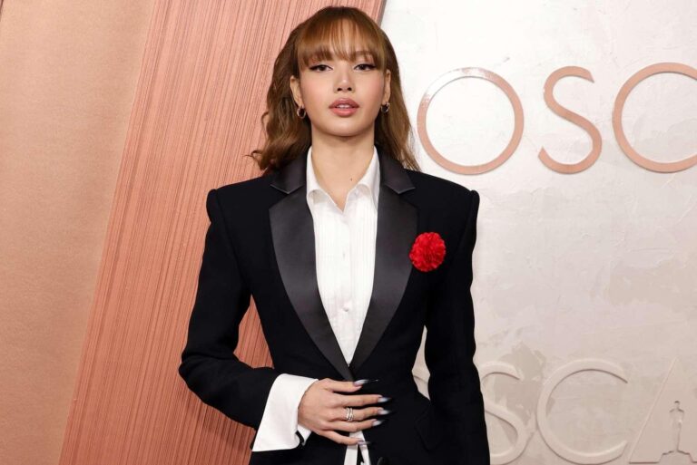 Lisa do BLACKPINK Brilha no Oscar 2025 com Estilo e Música Arrasadora