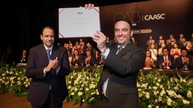 Juliano Mandelli é empossado como presidente da OAB de Santa Catarina