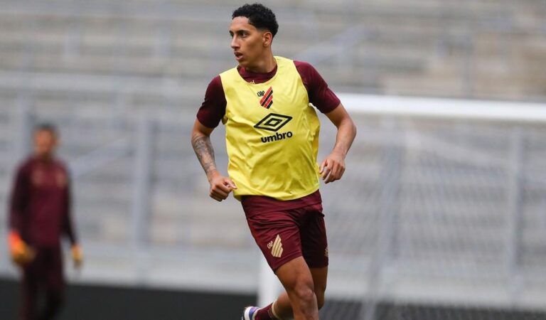 Athletico-PR enfrenta Maringá na semifinal do Campeonato Paranaense com Felipinho à disposição